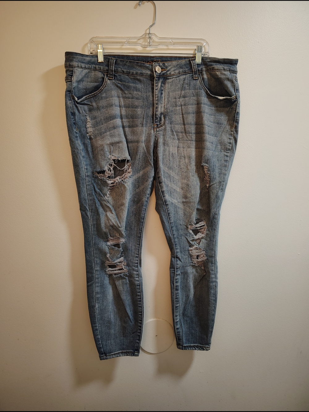 Rue21 Women's Distressed Light Wash Mid-rise Ankle Jegging
